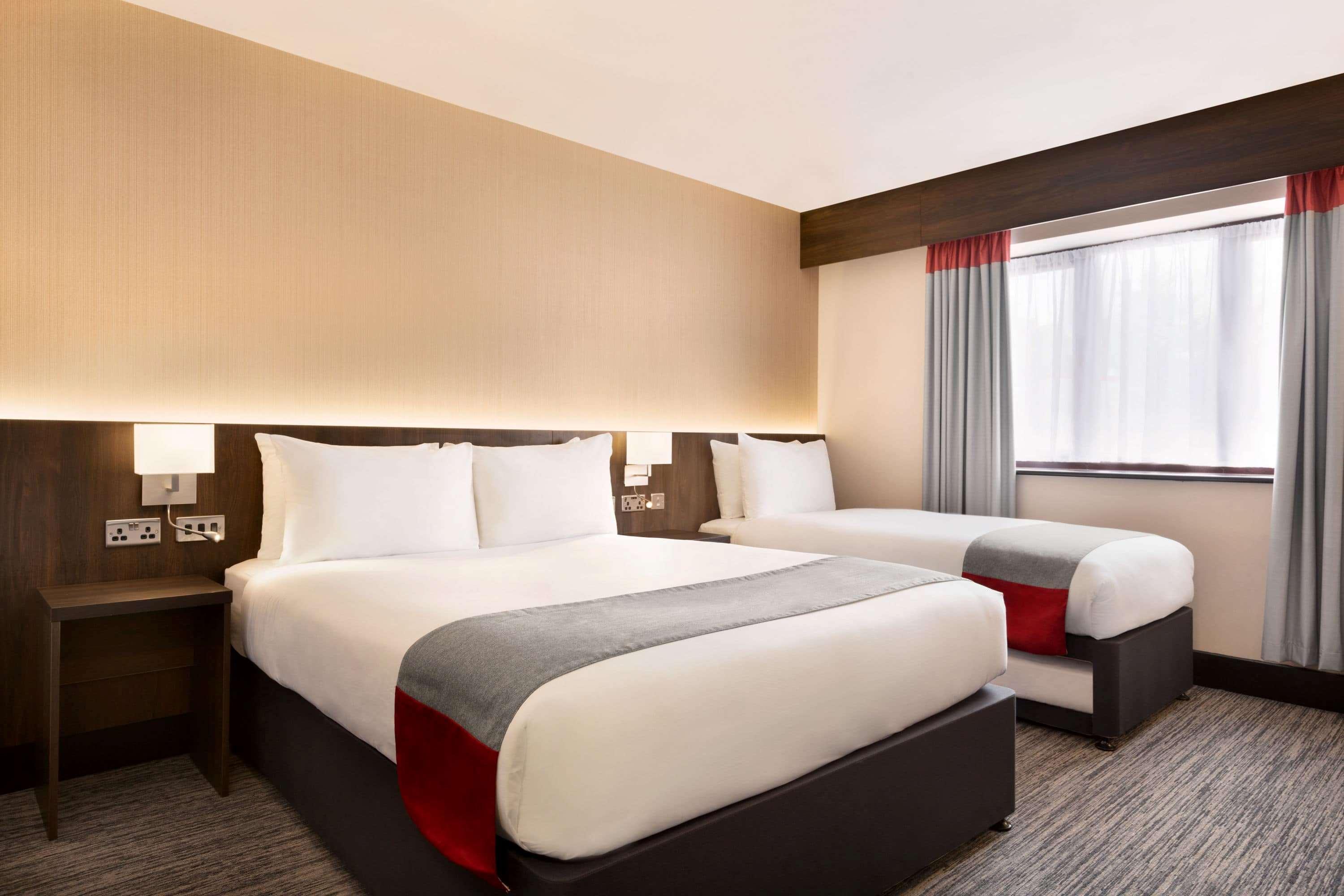 Hotel Ramada Bristol West à Easton in Gordano Extérieur photo