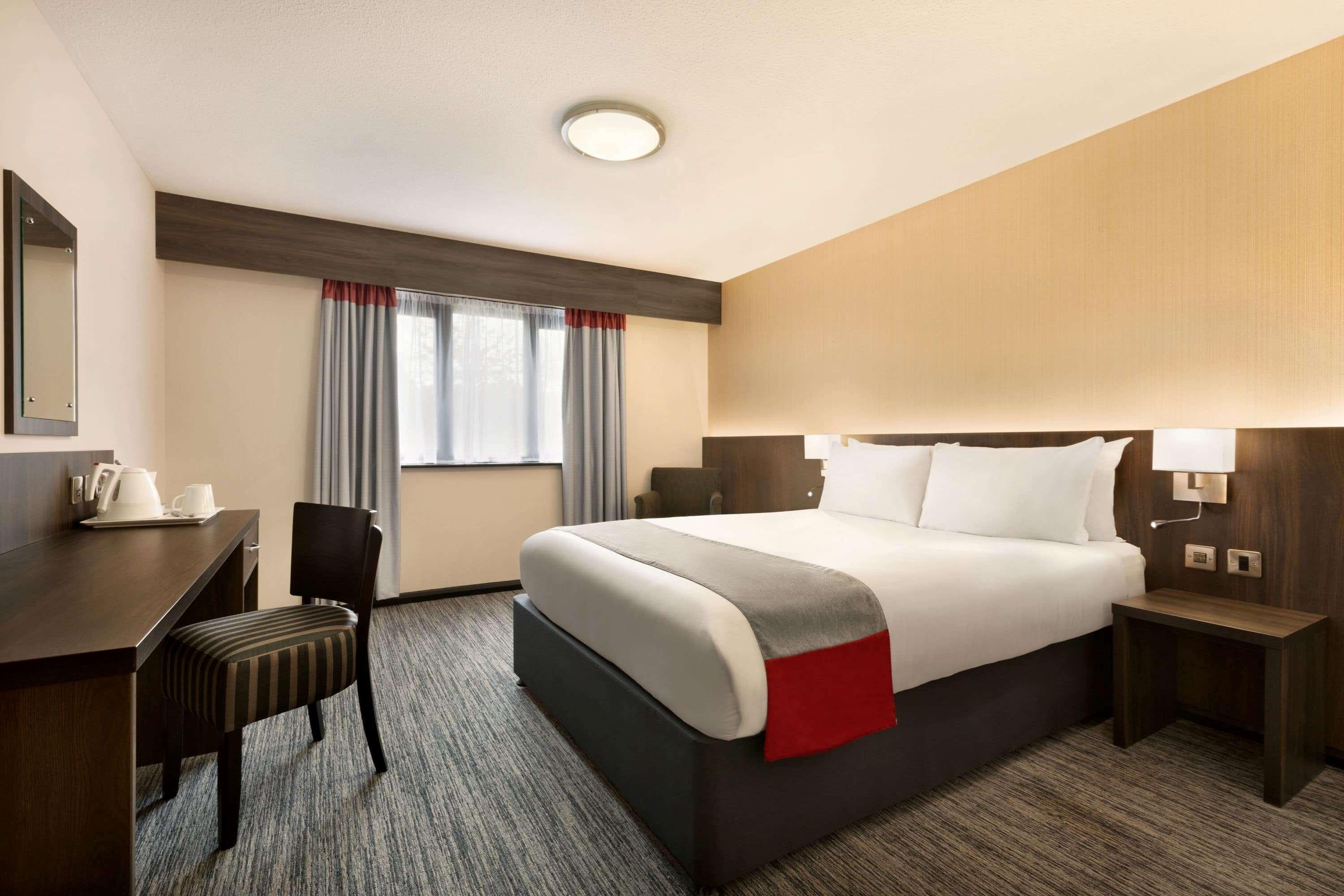 Hotel Ramada Bristol West à Easton in Gordano Extérieur photo