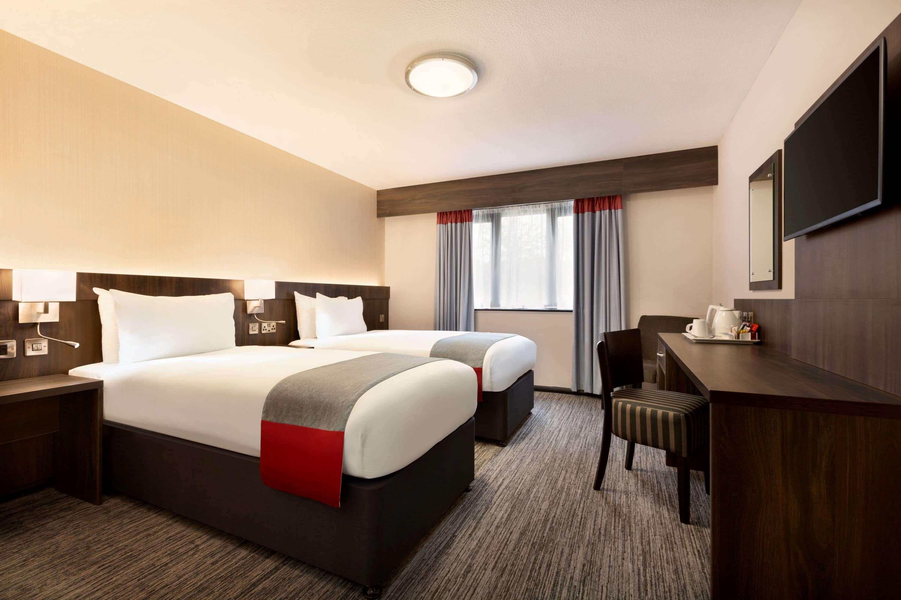 Hotel Ramada Bristol West à Easton in Gordano Extérieur photo