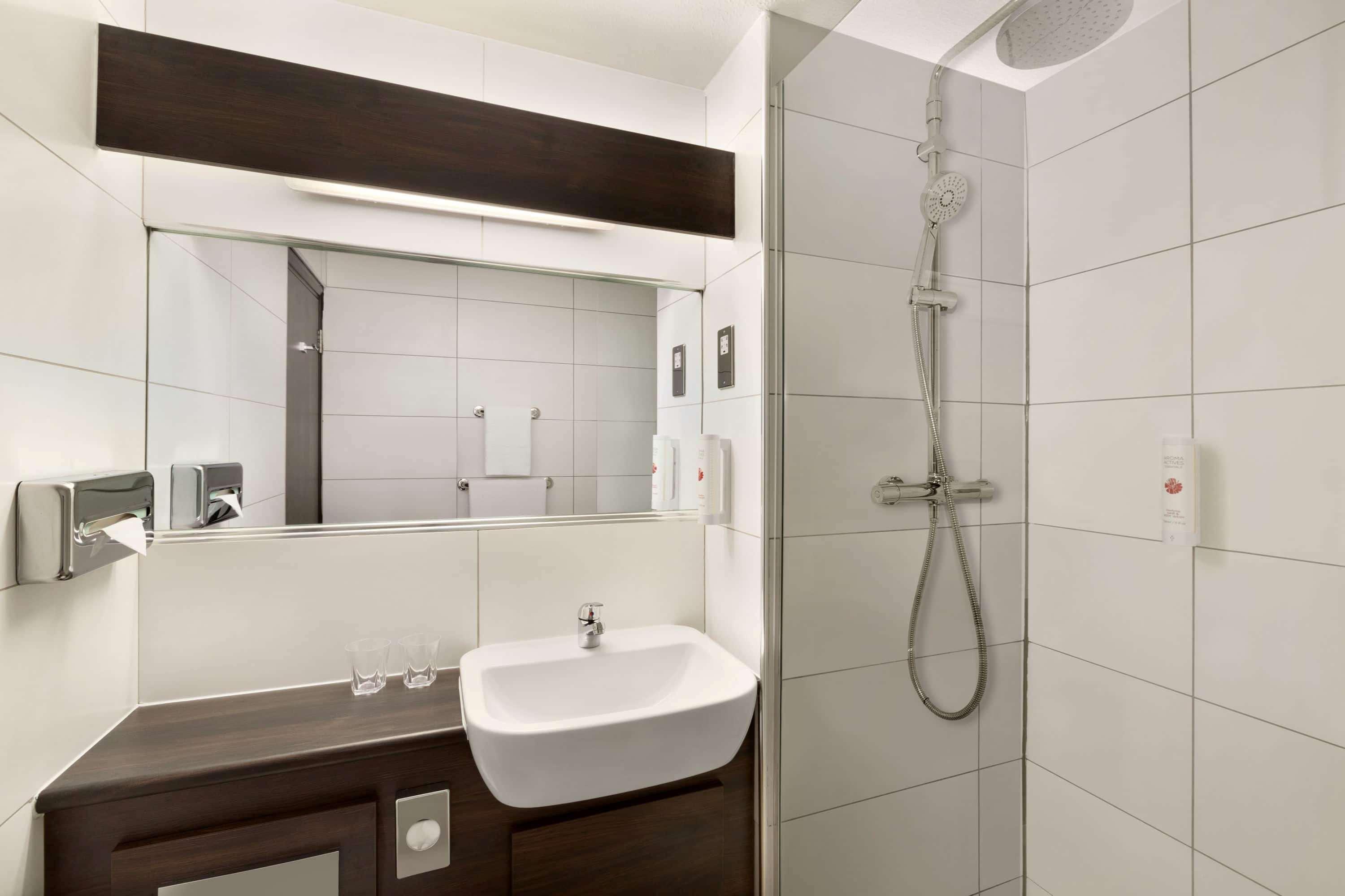 Hotel Ramada Bristol West à Easton in Gordano Extérieur photo